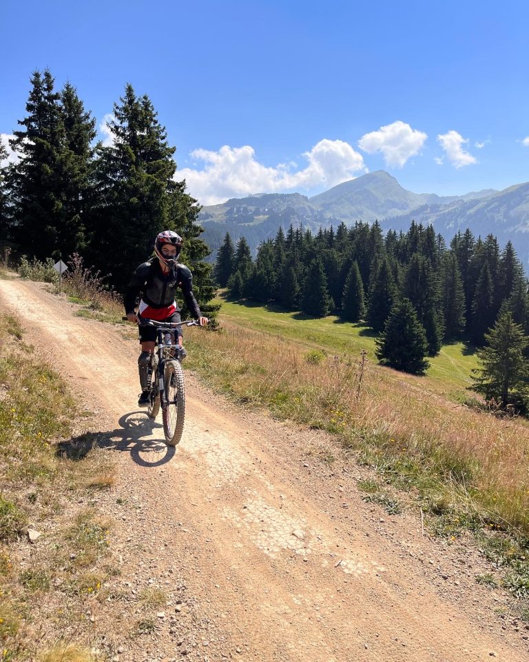 CA4D363D-EA93-4793-BF76-321429ECB433